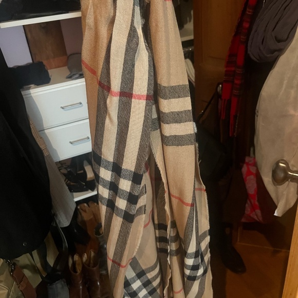 Burberry Scarf - Picture 2 of 6